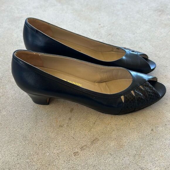 Salvatore Ferragamo Peep Toe Leather Pumps Made in Florence Italy Women’s Size 8 - Picture 4 of 12